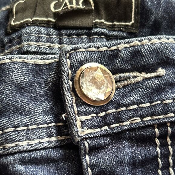 Cato Capri Blue Jean Cuffed Cropped Embellished Stretch Flap Pockets - Size 12 - Picture 9 of 13
